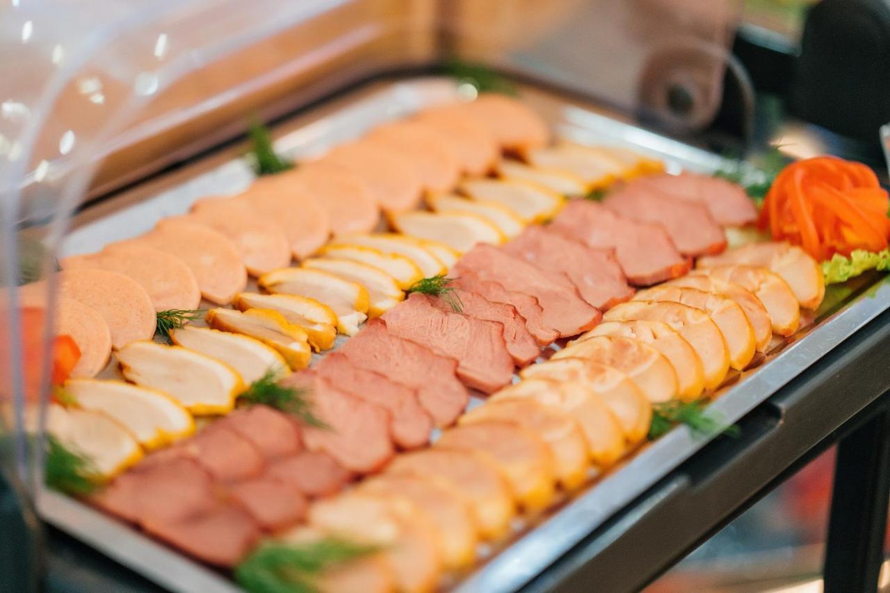 โรงแรม แอมบาสซาเดอร์ บิชเคก ภายนอก รูปภาพ